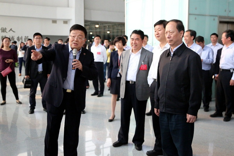 聚焦智能制造 助推产业升级——全省沿海工作会议与会领导莅临pa视讯调研