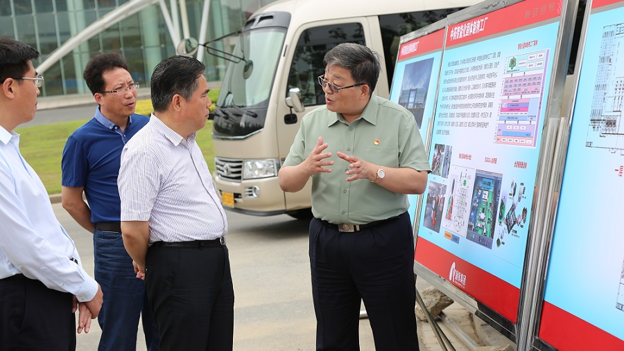 市委书记项雪龙一行莅临pa视讯药业视察调研